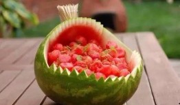 盛世芳华有凤来仪吃瓜,凤来仪下的瓜田盛宴