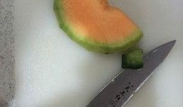 叉子吃哈密瓜,解锁哈密瓜的甜蜜奥秘