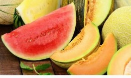 保定某商场吃瓜,一地瓜皮引发的全民热议