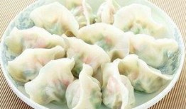 入伏吃瓜吃饺子,吃瓜解暑，饺子添福