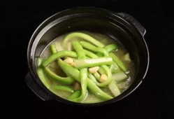 吃瓜群众是吃丝瓜吗,是吃丝瓜还是另有深意？