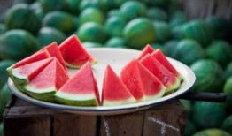 资料吃瓜,吃瓜群众眼中的明星幕后故事