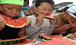 无人自助唱歌吃瓜,唱歌吃瓜新潮流