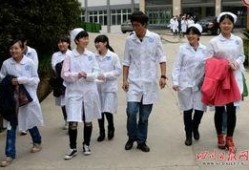 南充卫校吃瓜,揭秘校园生活背后的趣味与争议