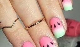 晃晃美甲吃瓜,揭秘网红美甲背后的故事