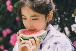 村姑吃瓜头像图