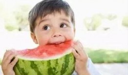 小孩吃瓜坏肚子,瓜果美味需谨慎，预防腹泻保健康