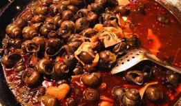 夜市街吃瓜,瓜香四溢，探寻美食与生活的味道